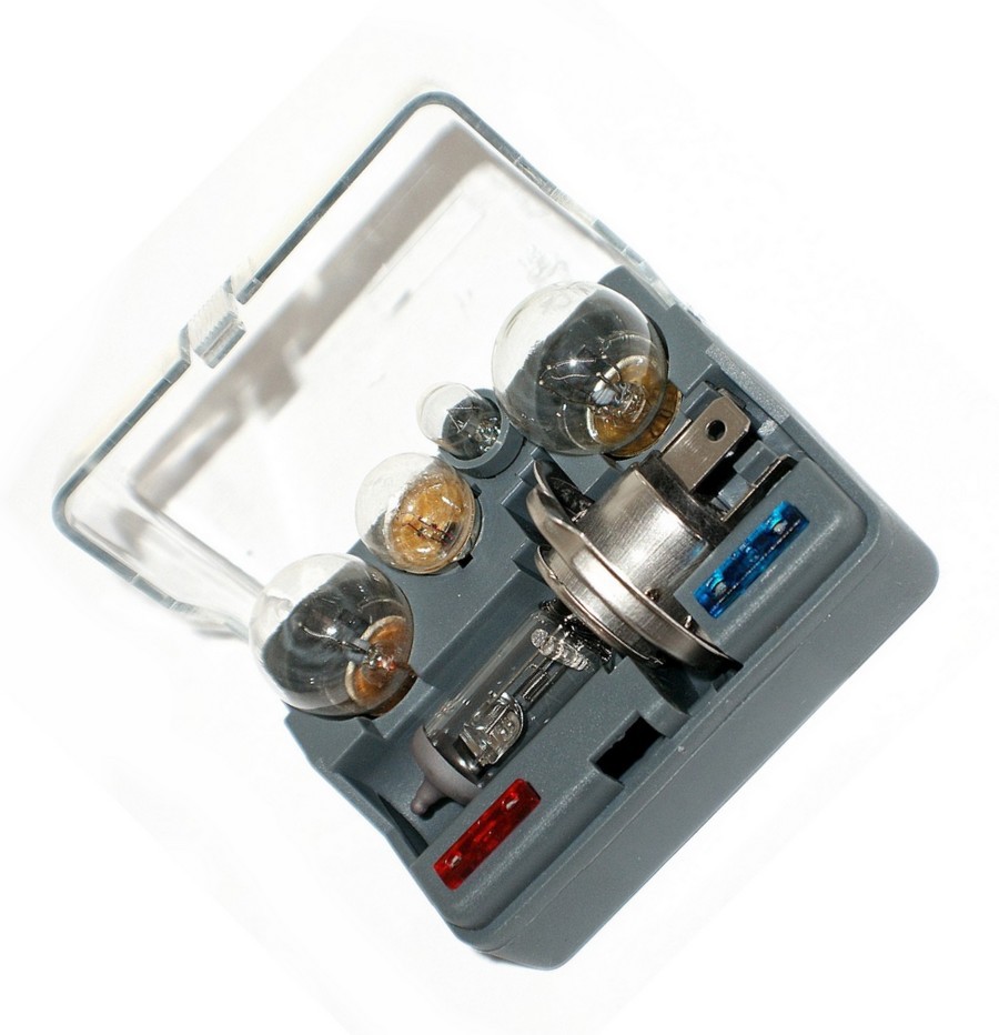 Coffret de secours avec lampe principale 12 Volts H4