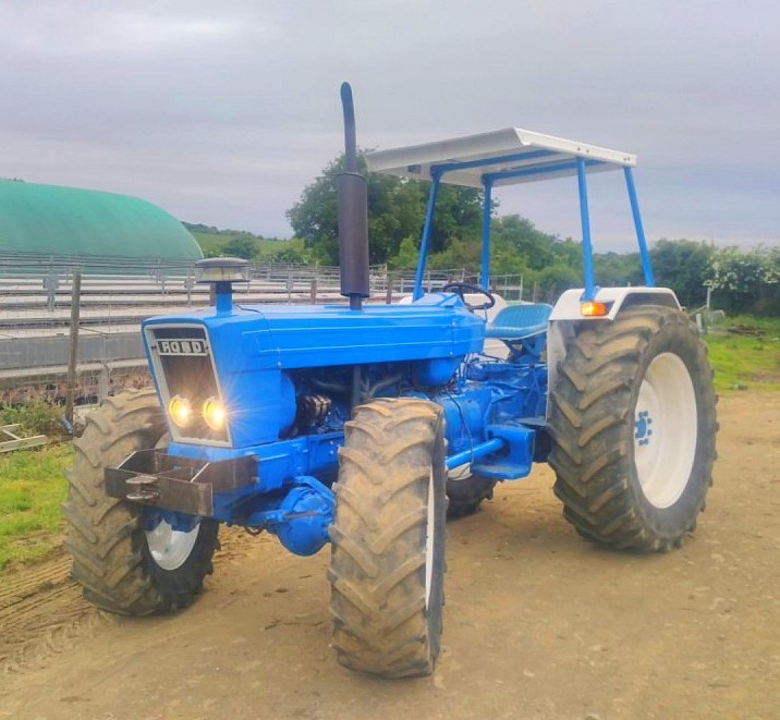 Jeu de 2 optiques de phares pour tracteurs agricoles FORD 
